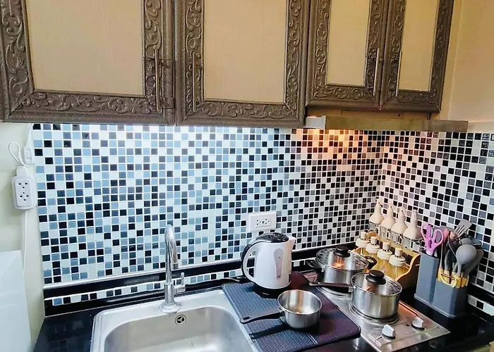 Emz Jazz Staycation Apartment Manila