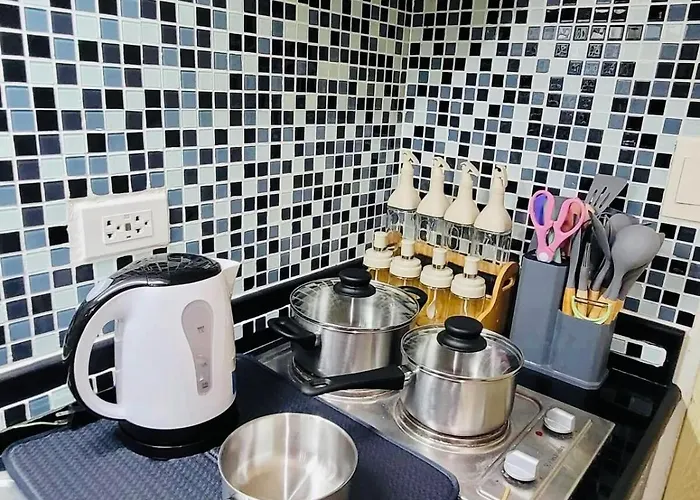 Emz Jazz Staycation Apartment Manila
